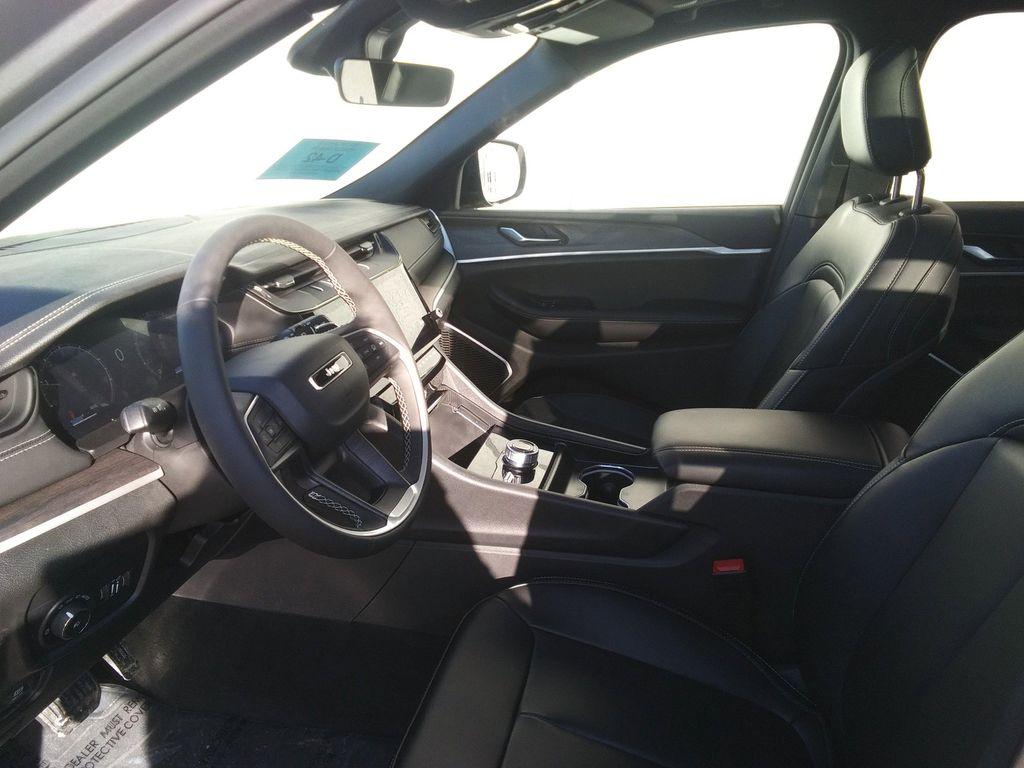 new 2026 Jeep Grand Cherokee car, priced at $49,977