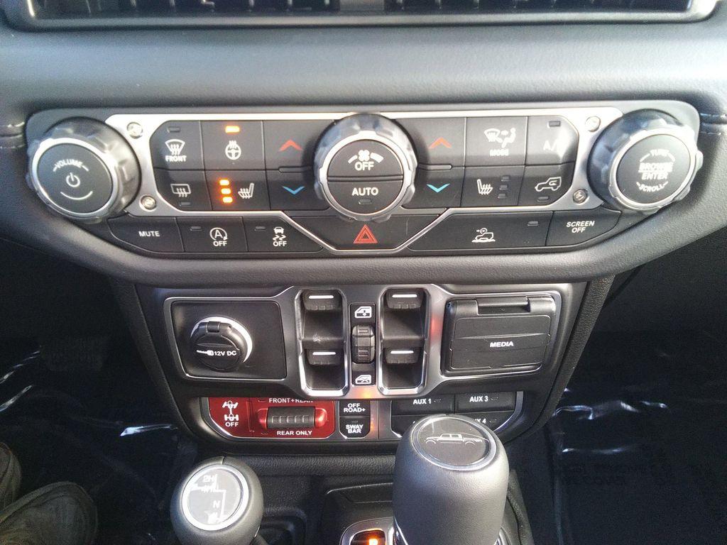 new 2026 Jeep Gladiator car, priced at $58,977