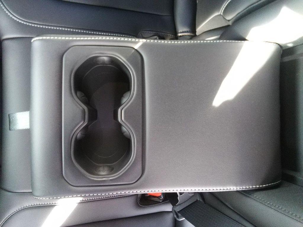 new 2026 Jeep Grand Cherokee car, priced at $48,977