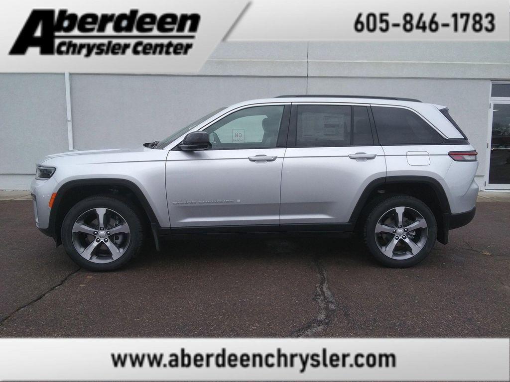 new 2026 Jeep Grand Cherokee car, priced at $48,477