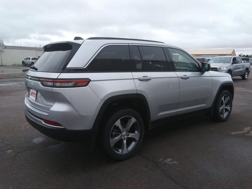 new 2026 Jeep Grand Cherokee car, priced at $48,477