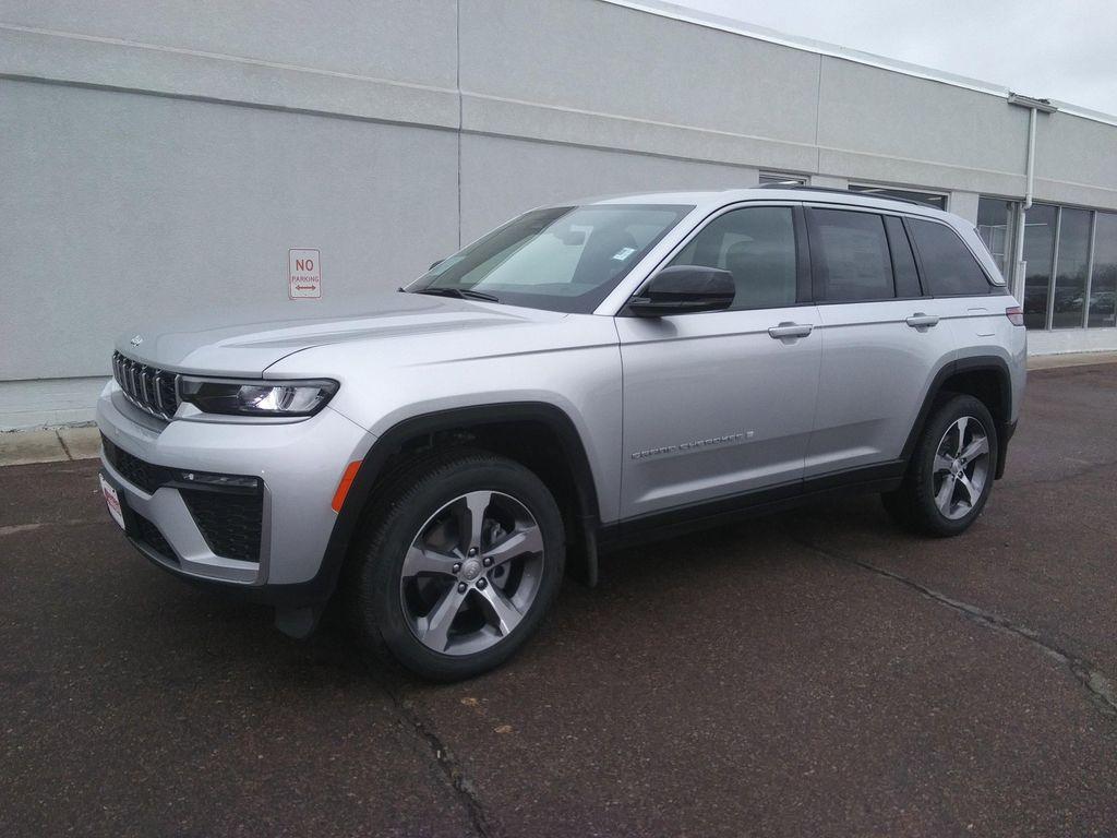 new 2026 Jeep Grand Cherokee car, priced at $48,477