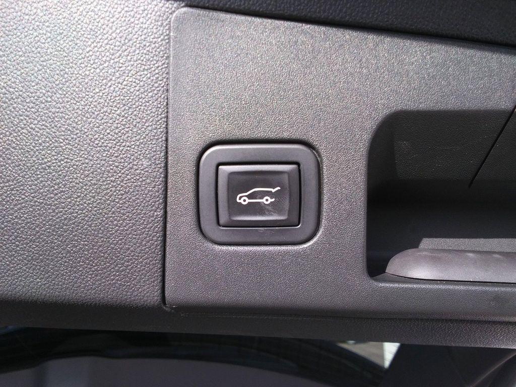 used 2017 Cadillac XT5 car, priced at $18,450