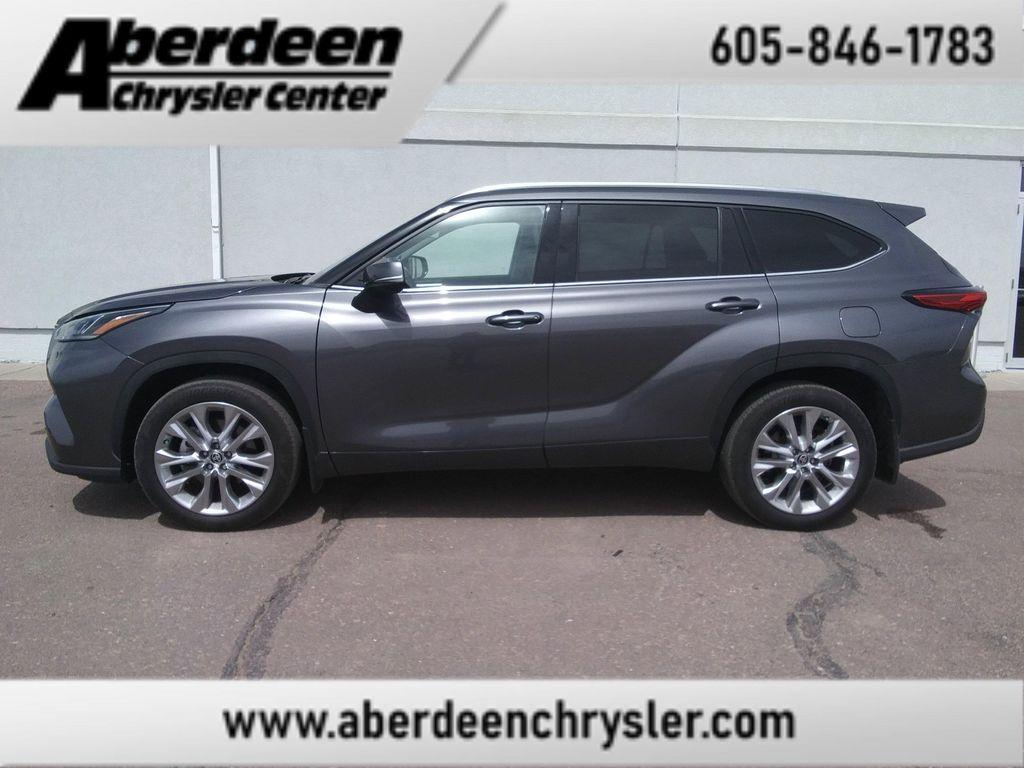 used 2021 Toyota Highlander car, priced at $31,975
