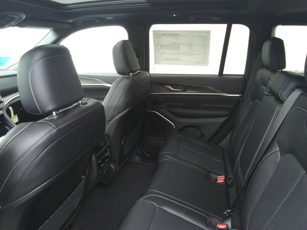 new 2026 Jeep Grand Cherokee car, priced at $53,477