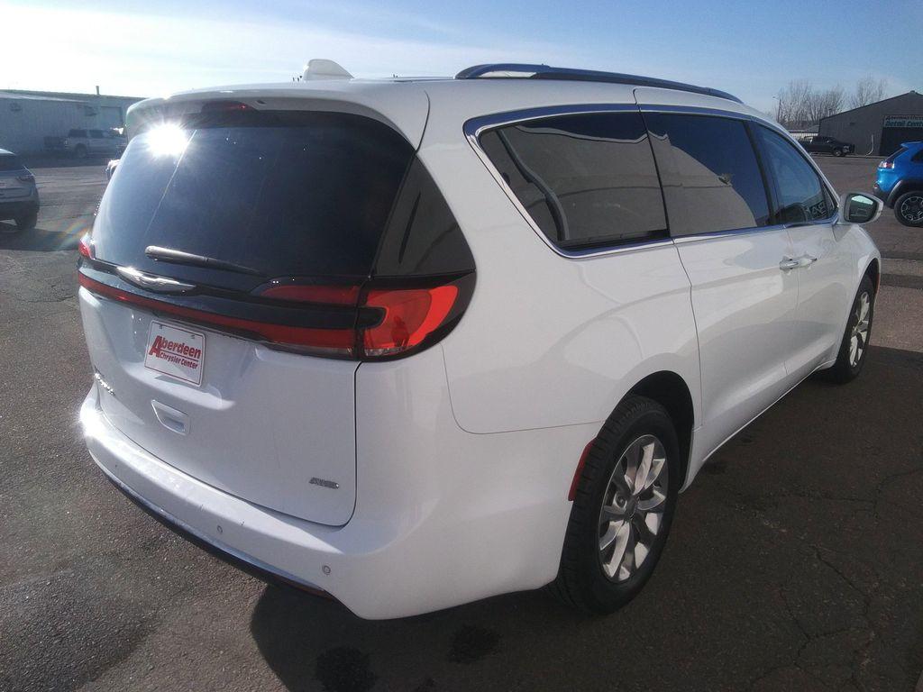 used 2021 Chrysler Pacifica car, priced at $22,975