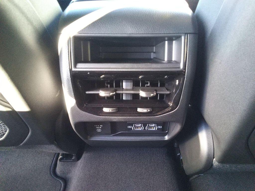 new 2025 Jeep Grand Cherokee car, priced at $44,977