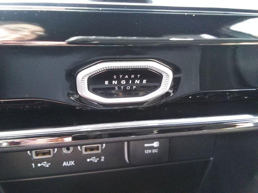 new 2026 Jeep Grand Cherokee car, priced at $48,977