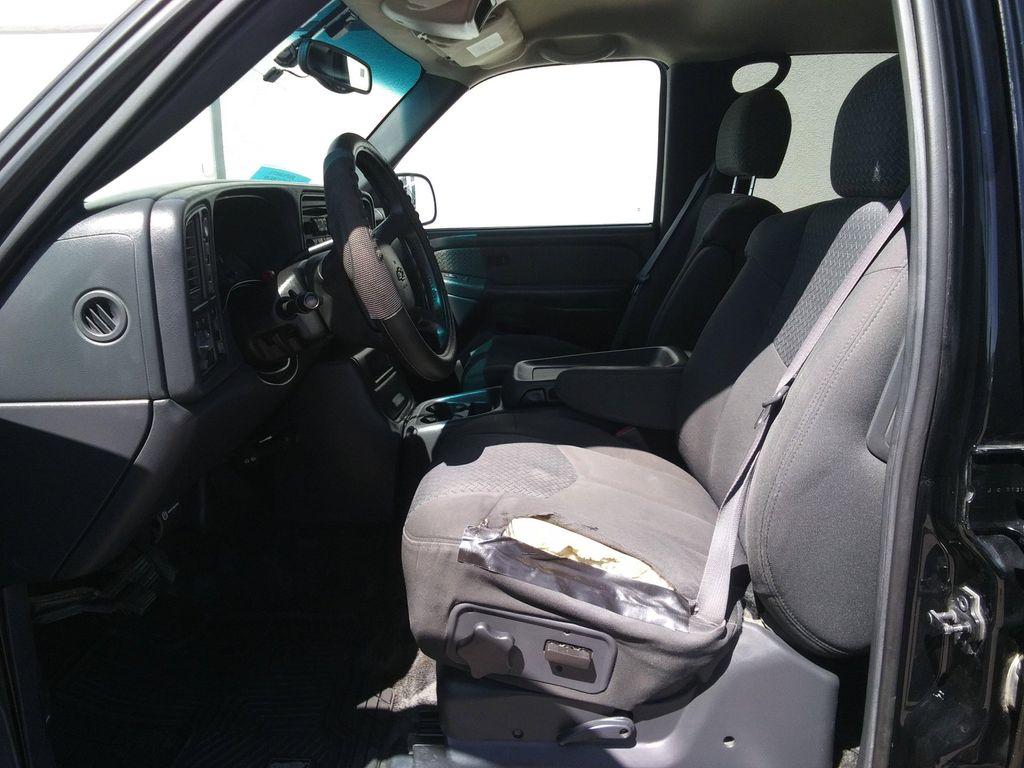 used 2002 Chevrolet Avalanche car, priced at $4,999