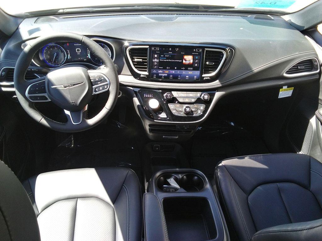 new 2026 Chrysler Pacifica car, priced at $46,977