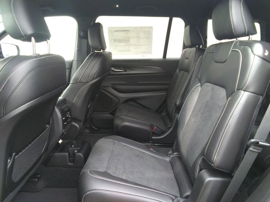 new 2025 Jeep Grand Cherokee L car, priced at $46,477