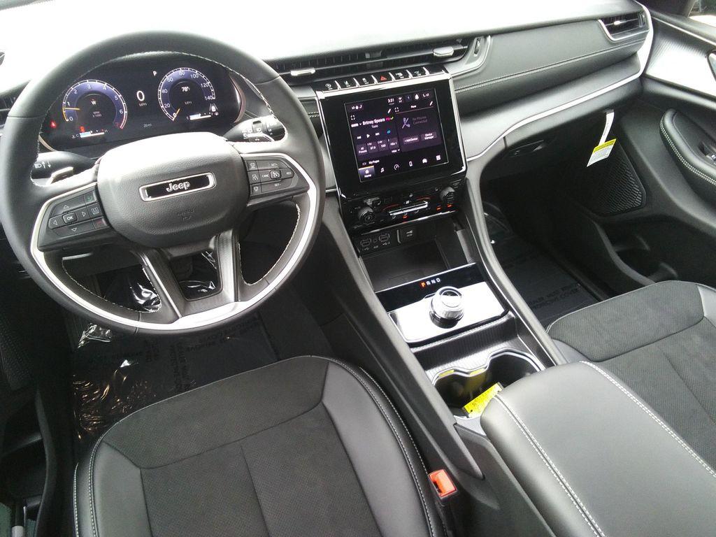 new 2025 Jeep Grand Cherokee L car, priced at $46,477