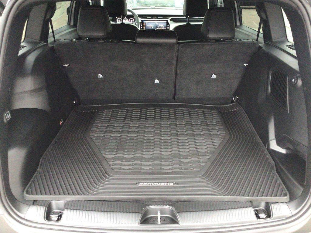 new 2026 Jeep Cherokee car, priced at $41,477