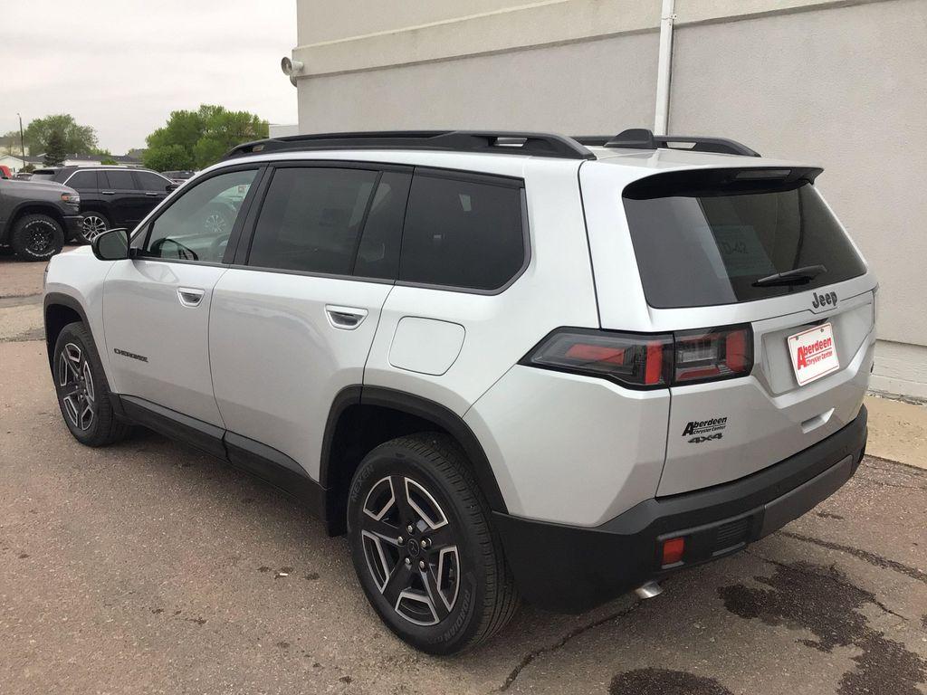 new 2026 Jeep Cherokee car, priced at $41,477