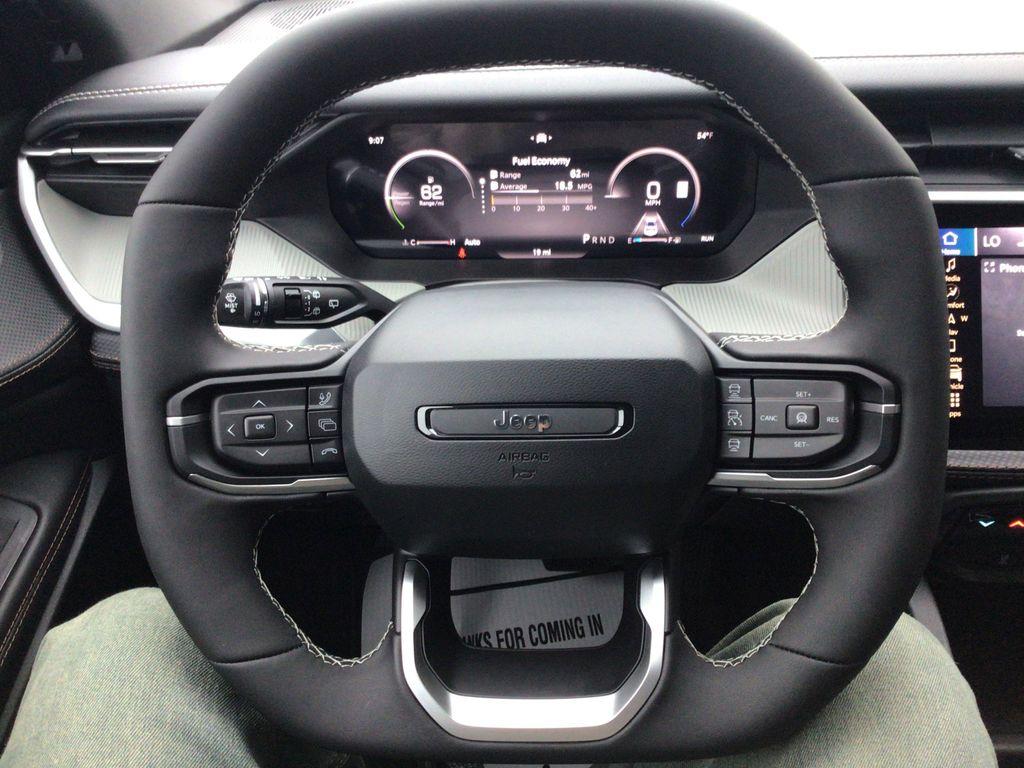 new 2026 Jeep Cherokee car, priced at $41,477