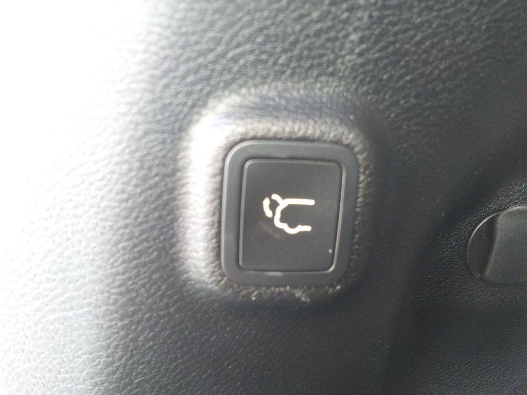 used 2021 Jeep Cherokee car, priced at $18,975