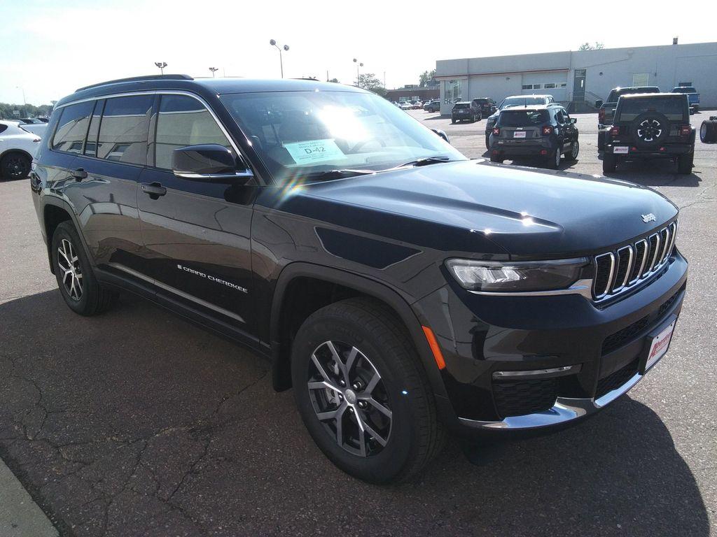 new 2025 Jeep Grand Cherokee L car, priced at $46,977