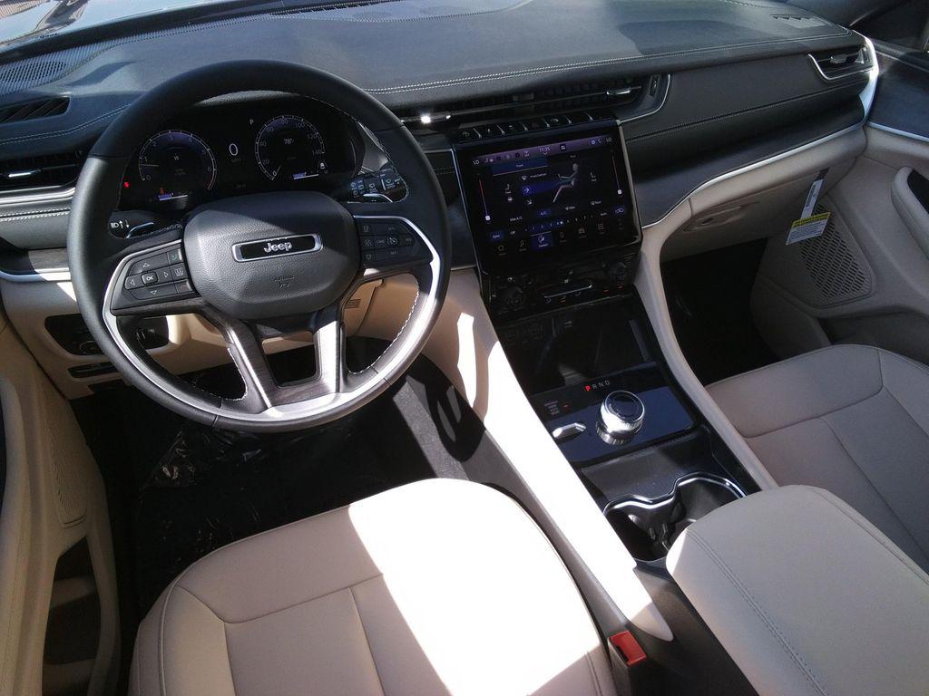 new 2025 Jeep Grand Cherokee L car, priced at $46,977