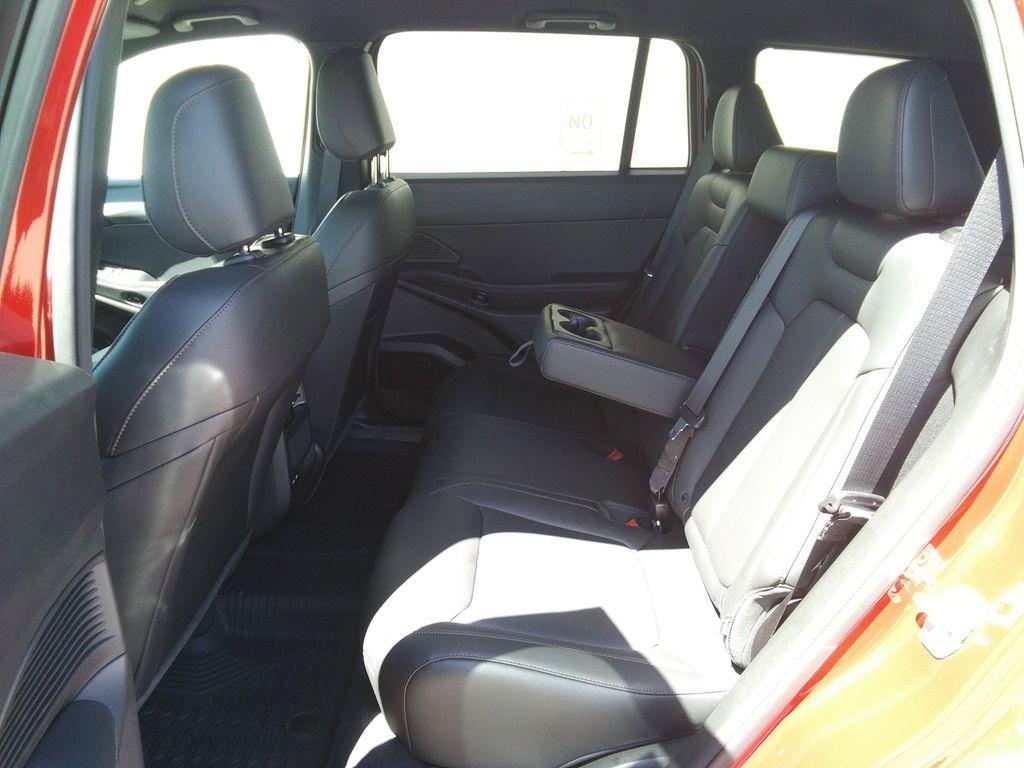 new 2026 Jeep Cherokee car, priced at $42,977