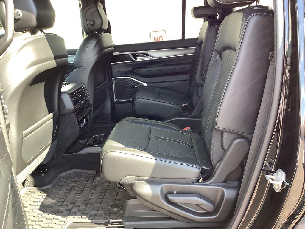 new 2026 Jeep Grand Wagoneer car, priced at $66,977