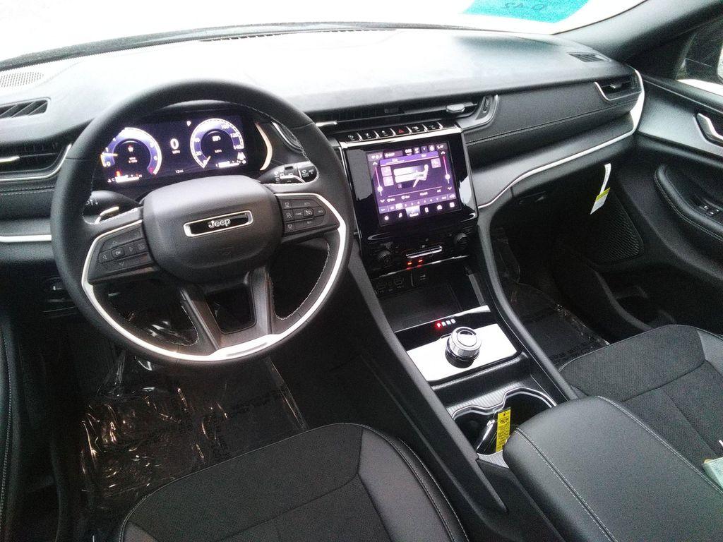 new 2025 Jeep Grand Cherokee L car, priced at $45,977