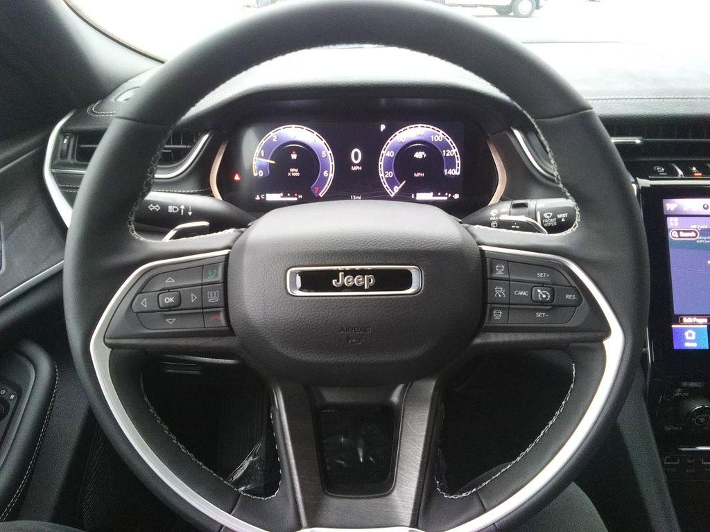 new 2025 Jeep Grand Cherokee car, priced at $45,477