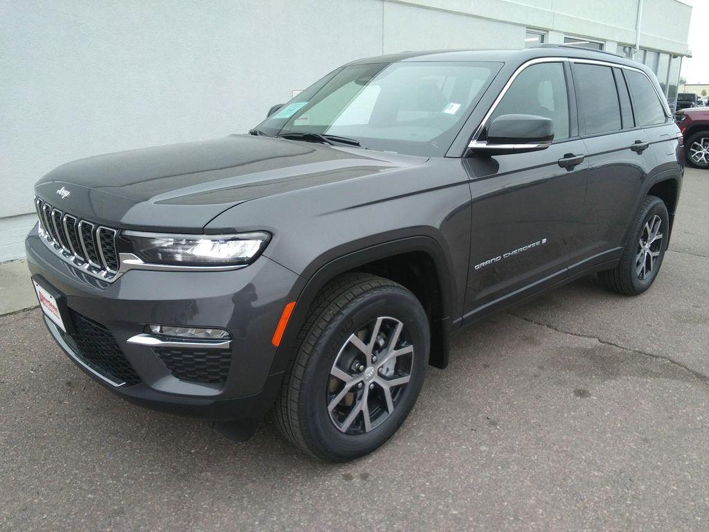 new 2025 Jeep Grand Cherokee car, priced at $45,477