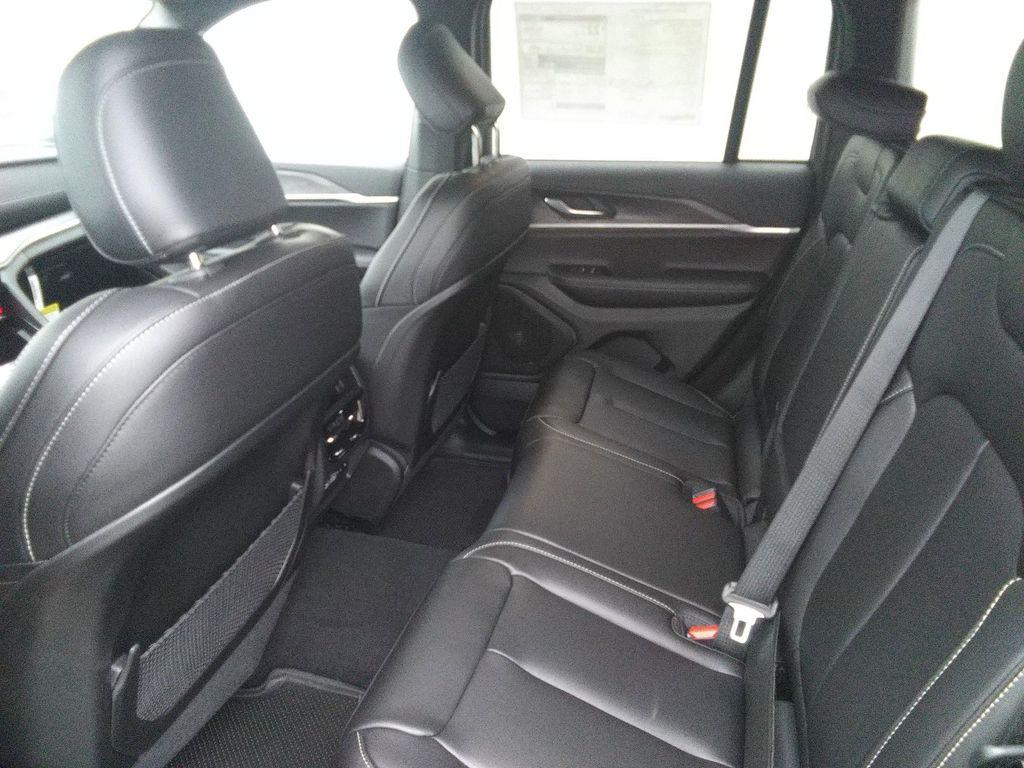 new 2025 Jeep Grand Cherokee car, priced at $45,477