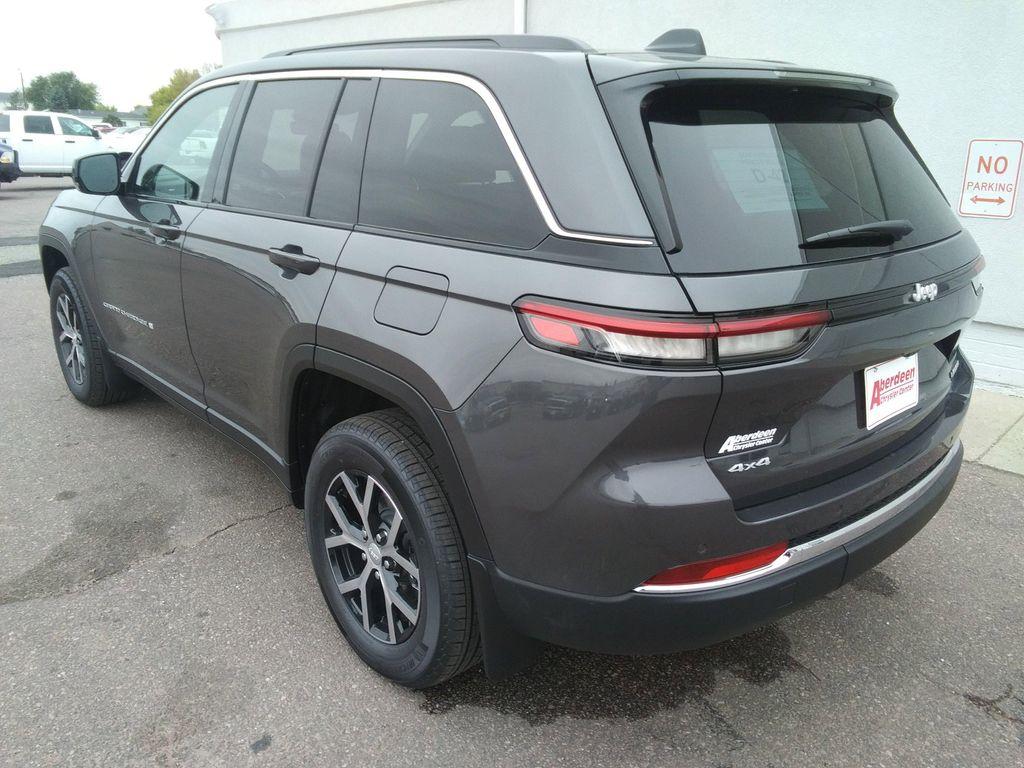 new 2025 Jeep Grand Cherokee car, priced at $45,477