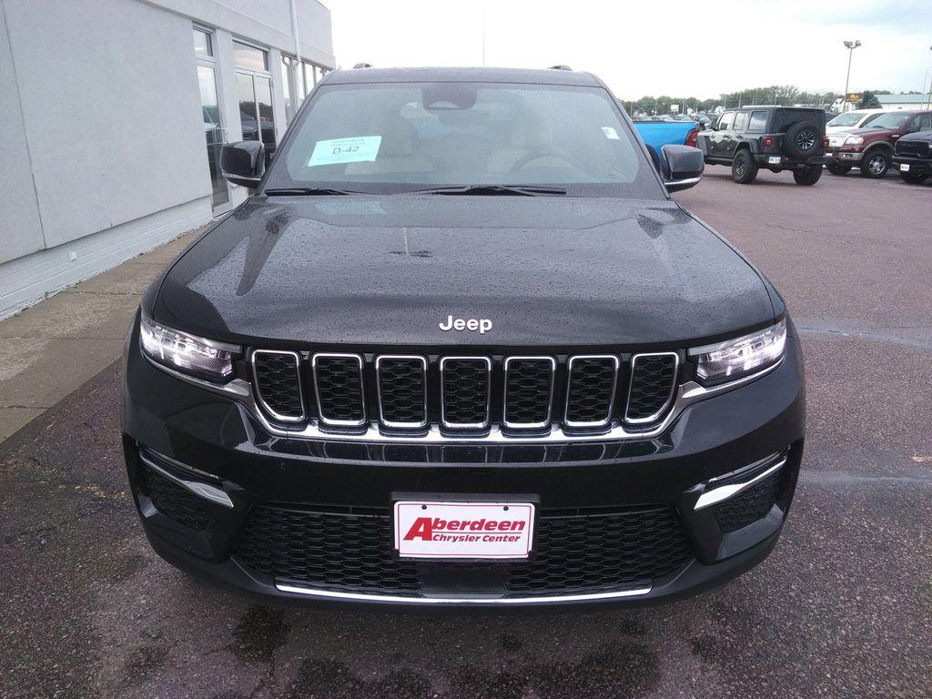 new 2025 Jeep Grand Cherokee car, priced at $42,477