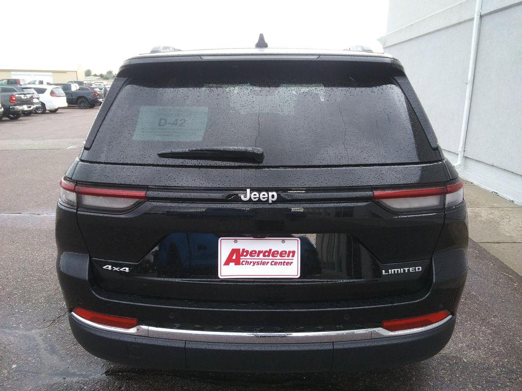 new 2025 Jeep Grand Cherokee car, priced at $42,477