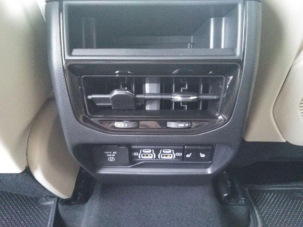 new 2025 Jeep Grand Cherokee car, priced at $42,477