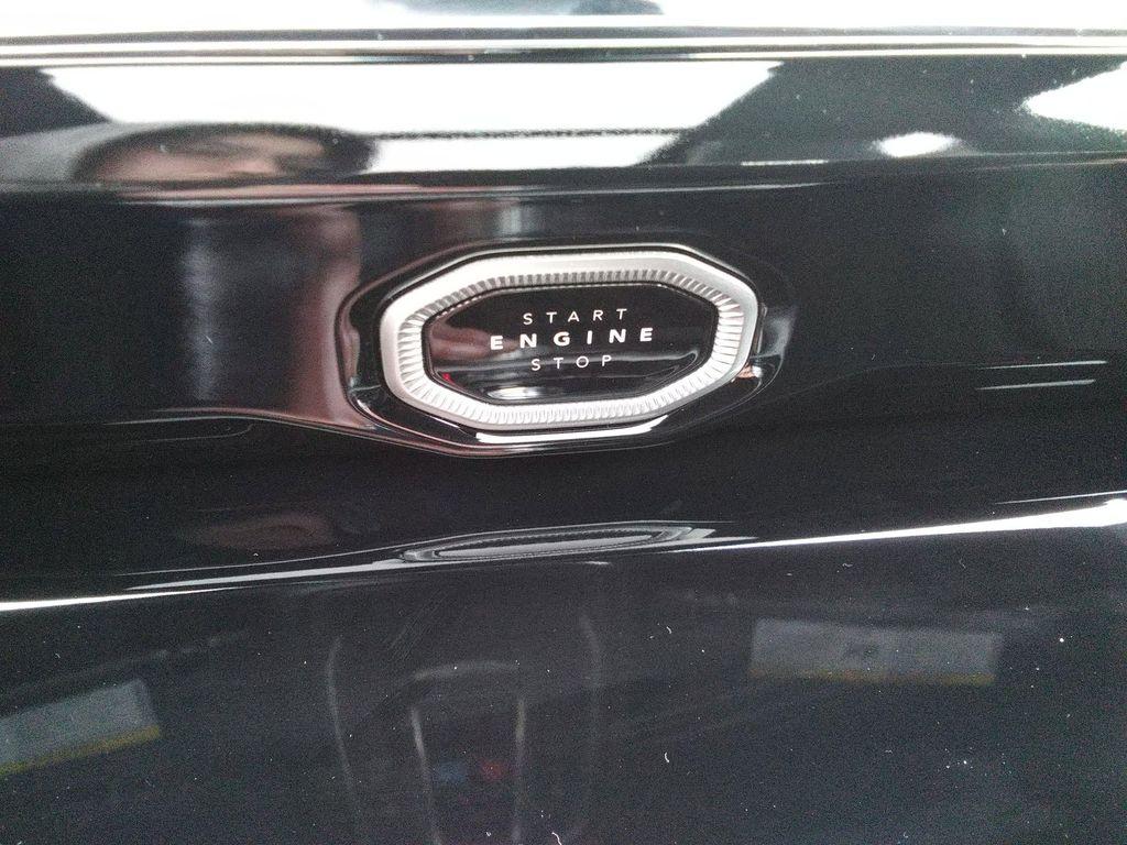 new 2026 Jeep Grand Cherokee car, priced at $52,977