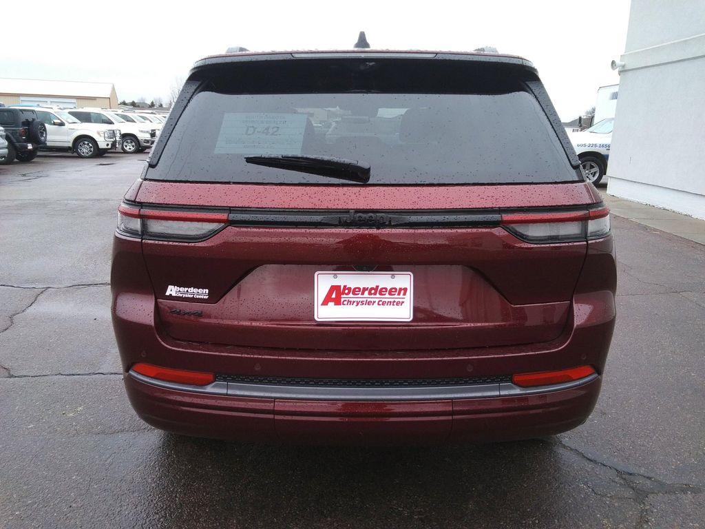 new 2026 Jeep Grand Cherokee car, priced at $52,977