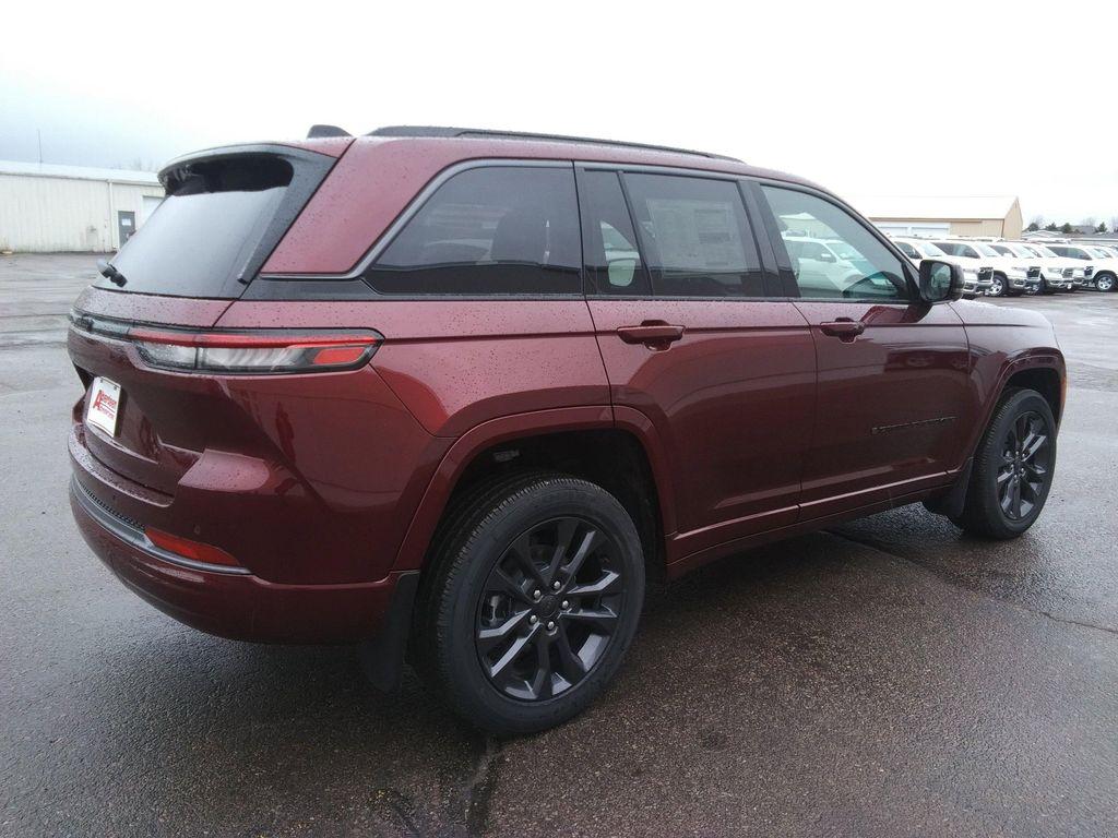 new 2026 Jeep Grand Cherokee car, priced at $52,977