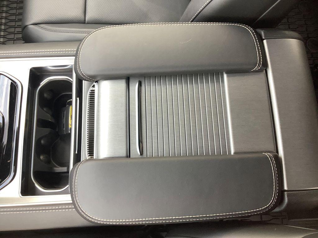 new 2026 Jeep Grand Wagoneer L car, priced at $68,977