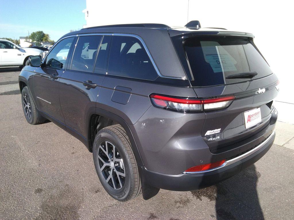 new 2025 Jeep Grand Cherokee car, priced at $44,977