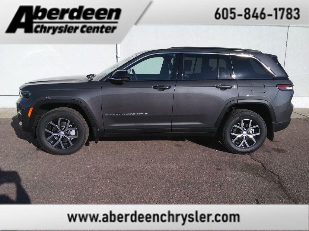 new 2025 Jeep Grand Cherokee car, priced at $44,977