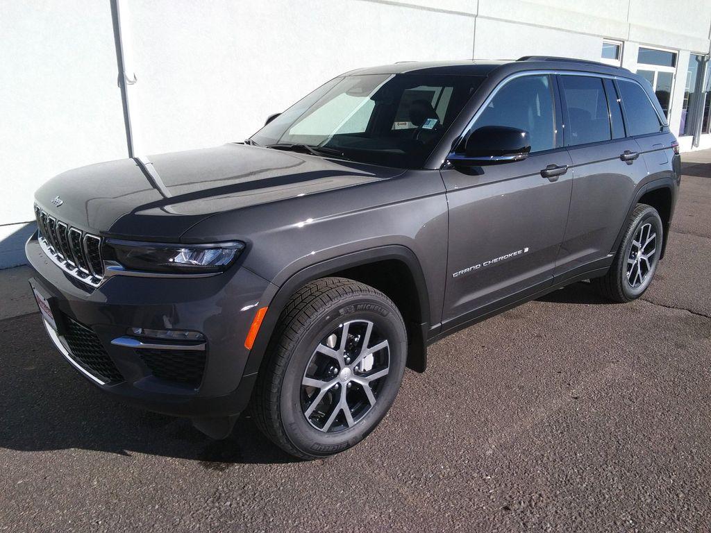 new 2025 Jeep Grand Cherokee car, priced at $44,977