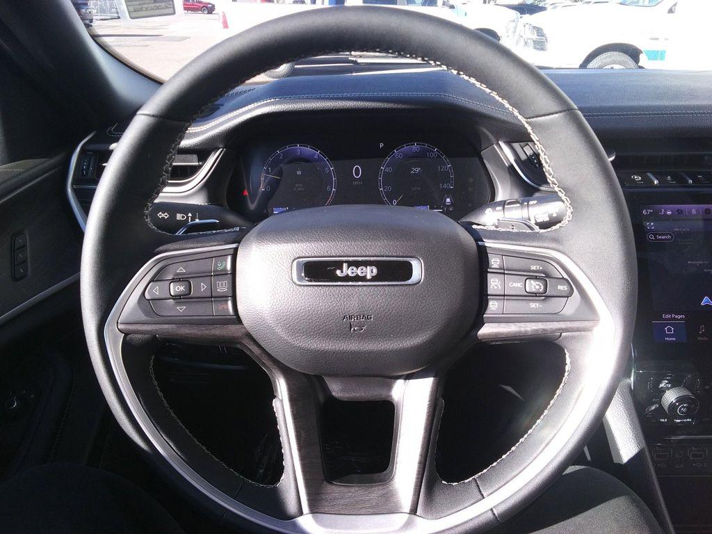 new 2025 Jeep Grand Cherokee car, priced at $44,977