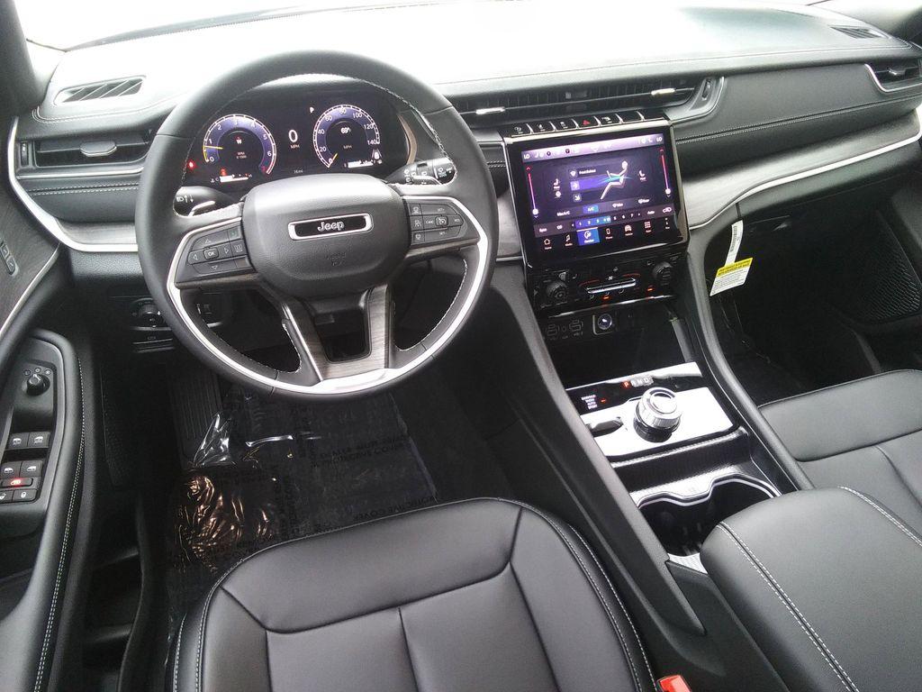 new 2025 Jeep Grand Cherokee car, priced at $47,477