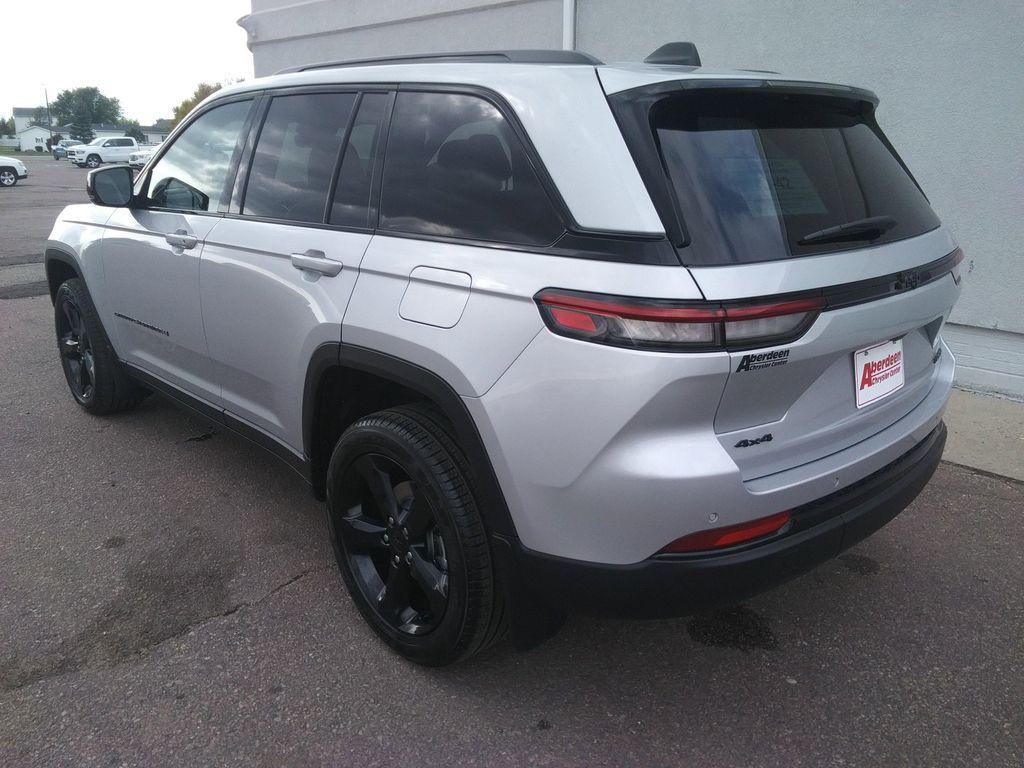 new 2025 Jeep Grand Cherokee car, priced at $47,477