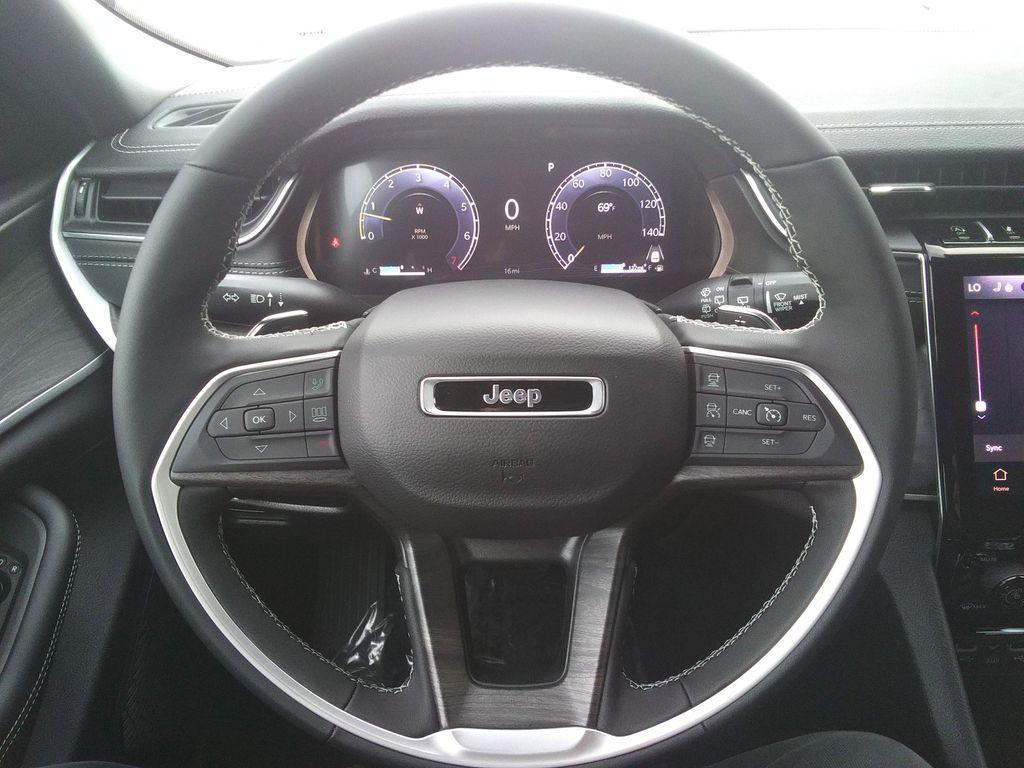 new 2025 Jeep Grand Cherokee car, priced at $47,477