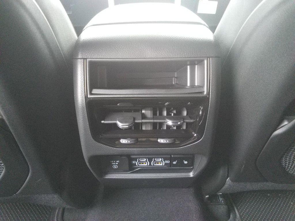 new 2025 Jeep Grand Cherokee car, priced at $47,477