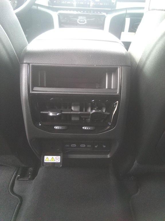 new 2026 Jeep Grand Cherokee car, priced at $48,477