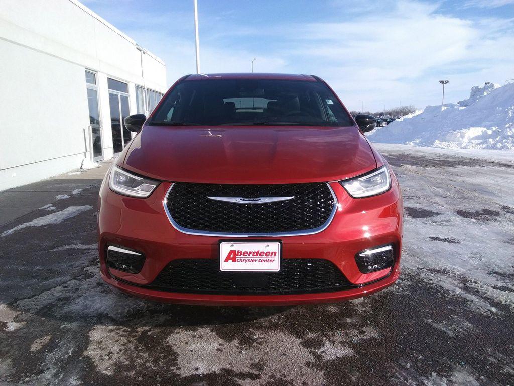 new 2026 Chrysler Pacifica car, priced at $46,977