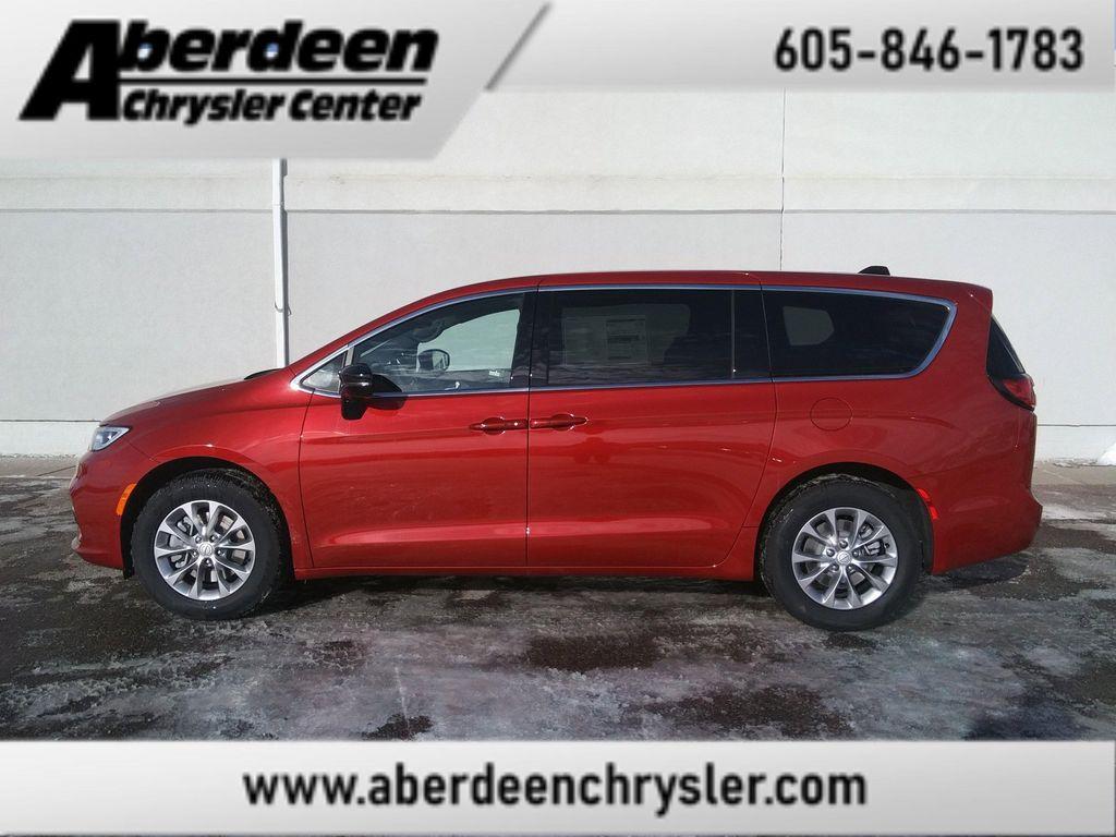 new 2026 Chrysler Pacifica car, priced at $46,977
