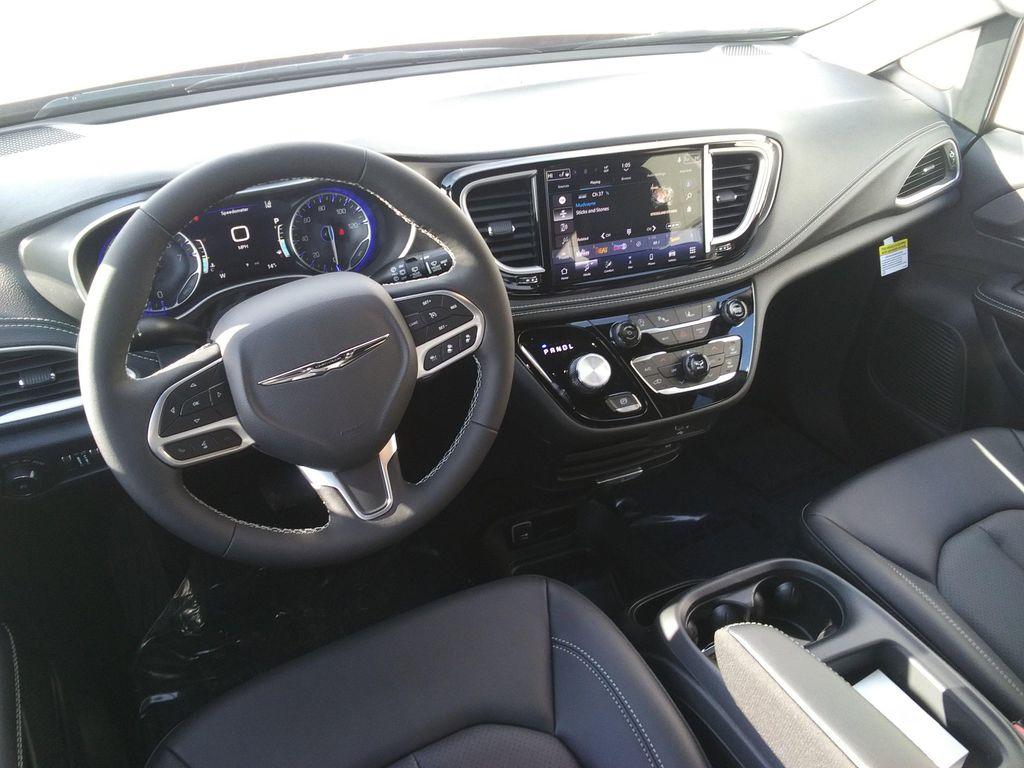 new 2026 Chrysler Pacifica car, priced at $46,977