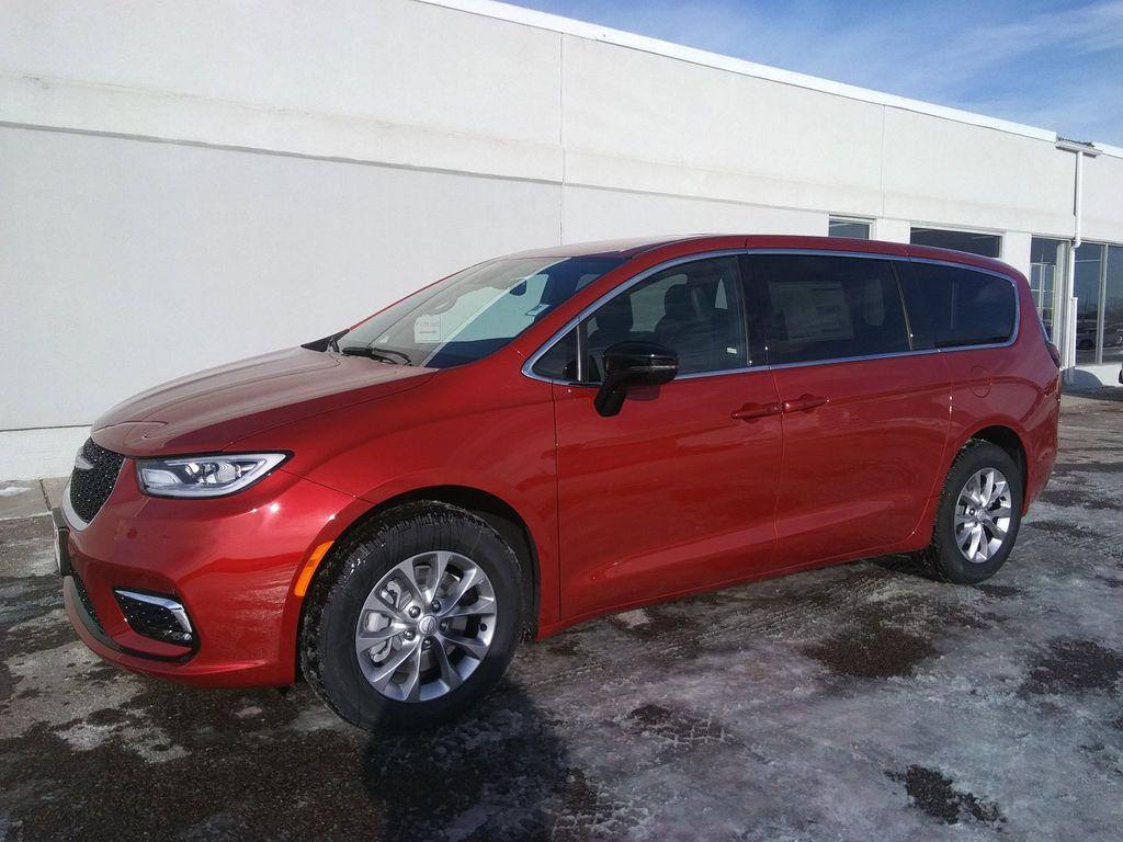 new 2026 Chrysler Pacifica car, priced at $46,977