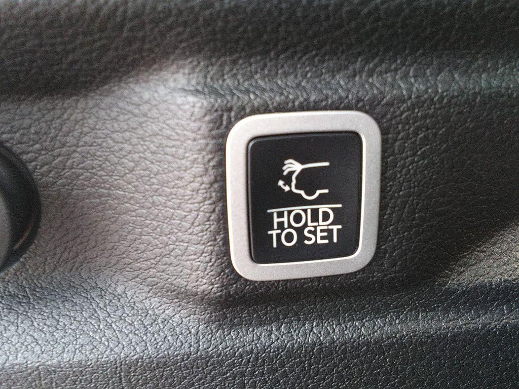 new 2025 Jeep Grand Cherokee L car, priced at $46,977